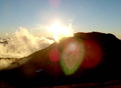 写真：旭岳に日が沈む
